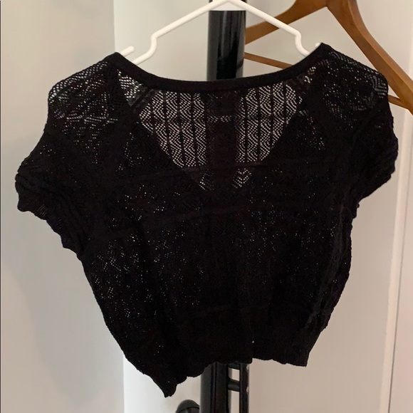 FREE WITH PURCHASE 🛍 Black crop top - Picture 5 of 6